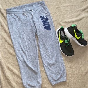 Nike Cropped Sweat Pants